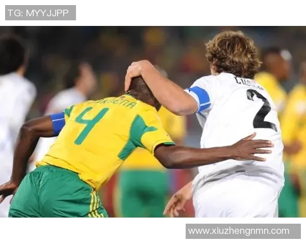 2010世界杯荷兰与乌拉圭上半场精彩回顾与战术分析